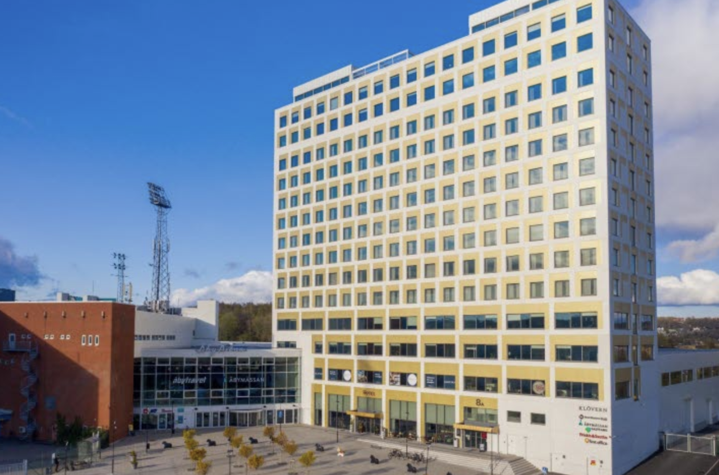 Åby Arena exteriör med Åbymässan-skylten